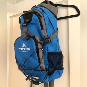 TETON Sports Oasis 1100 Hydration Pack Blue NEW